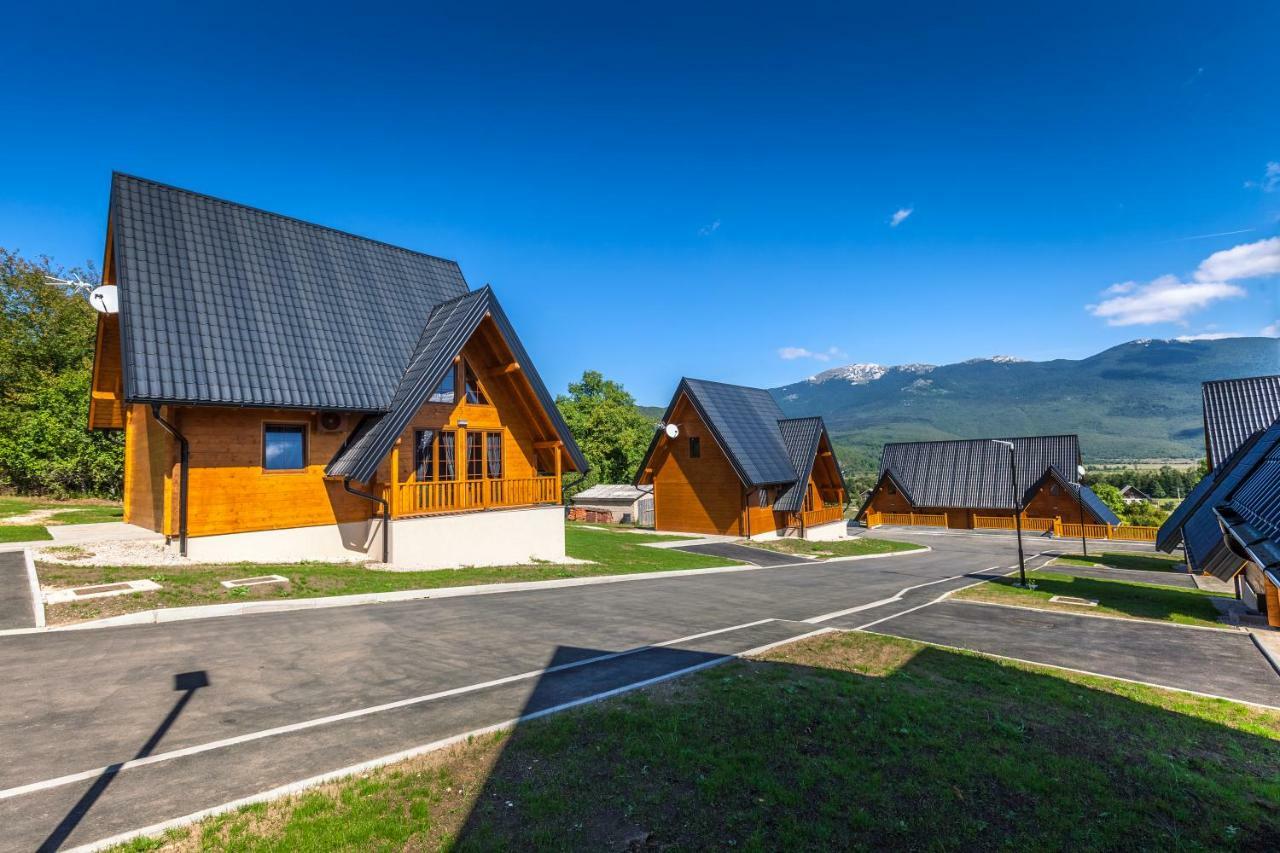 Hôtel Wooden Houses Macola à Korenica Extérieur photo